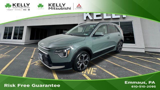 Used 2023 Kia Niro EX Touring FWD image 1