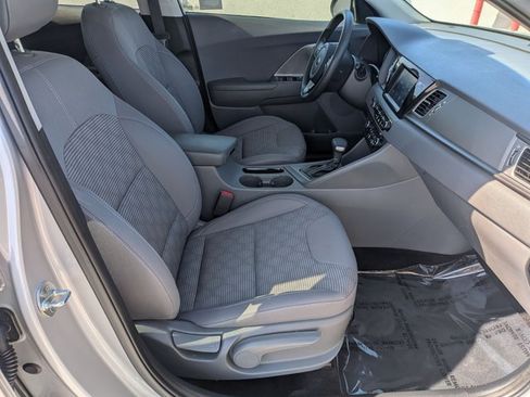 Used 2019 Kia Niro LX FWD image 19
