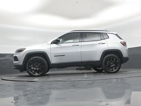 New 2026 Jeep Compass Latitude AWD/4WD image 42