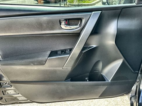 Used 2019 Toyota Corolla LE image 26