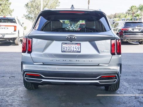 Used 2021 Kia Sorento S image 6