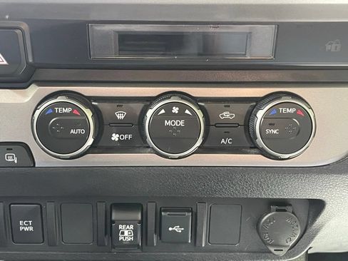 Used 2021 Toyota Tacoma SR5 AWD/4WD image 36