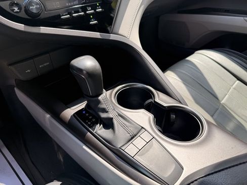 Used 2024 Toyota Camry SE image 21