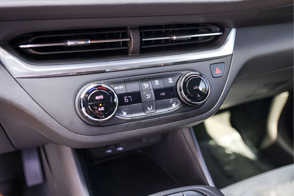 Used 2024 Buick Envista Preferred w/ Convenience I Package FWD image 18