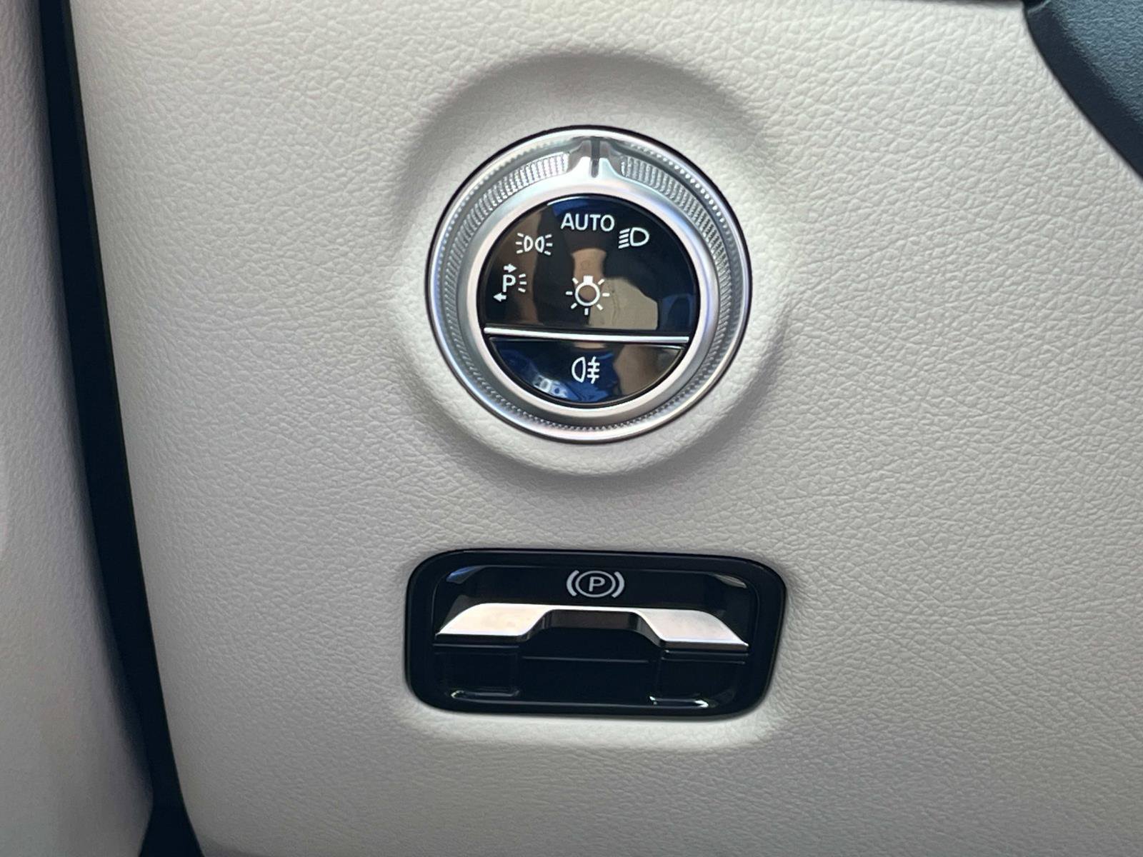 Certified 2024 Mercedes-Benz C 300 Sedan image 40