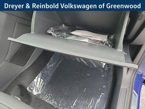 New 2024 Volkswagen Taos SE image 26