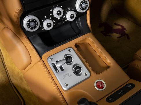 Used 2005 Ferrari 612 Scaglietti RWD image 38