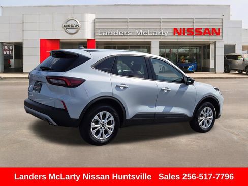 Used 2025 Ford Escape Active AWD/4WD image 3