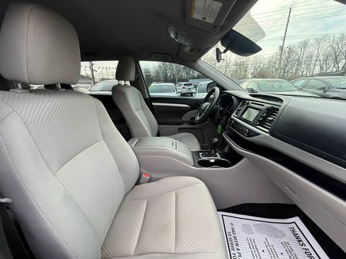 Used 2018 Toyota Highlander LE image 50