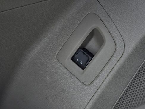 Used 2019 Volkswagen Atlas SEL Premium image 26