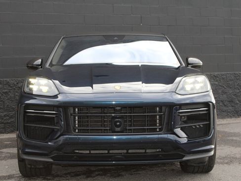 Certified 2024 Porsche Cayenne Turbo GT image 7