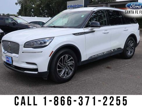 Used 2022 Lincoln Aviator 2WD w/ Elements Package image 2