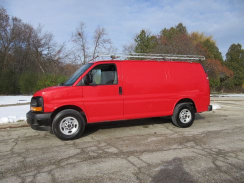 Used 2017 GMC Savana 3500 image 24