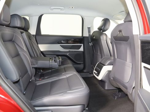 Used 2025 Lincoln Nautilus Premier image 14