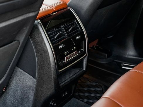 Used 2025 BMW X5 M60i image 18