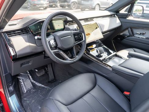 New 2025 Land Rover Range Rover Sport SE image 11