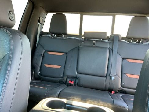 Used 2020 GMC Sierra 1500 AT4 w/ AT4 Premium Package image 13