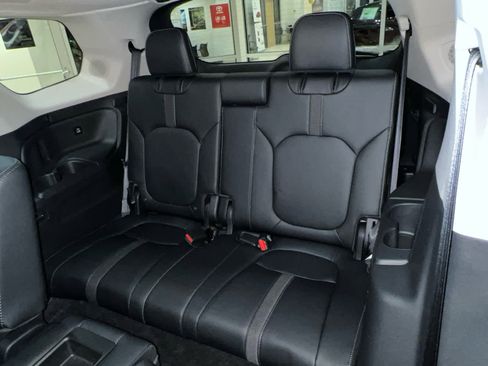 Used 2023 Honda Pilot Touring image 15