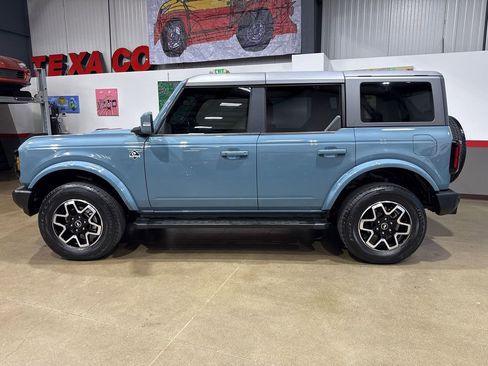 Used 2022 Ford Bronco Outer Banks image 4