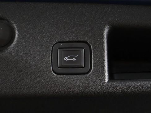 Used 2024 Chevrolet Equinox LT FWD image 20