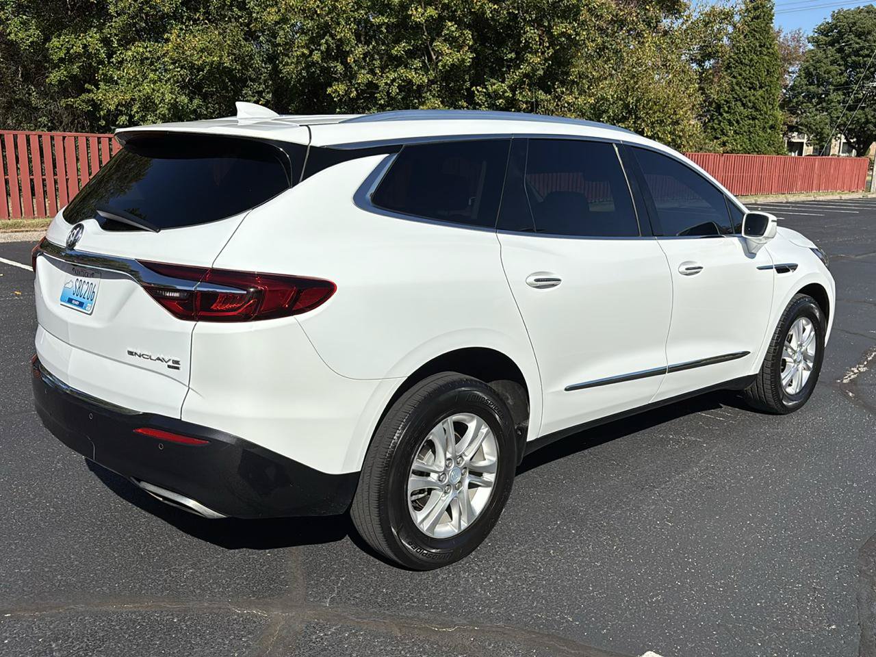 Used 2019 Buick Enclave Essence AWD/4WD image 7