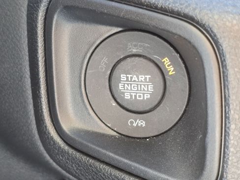 Used 2025 Jeep Wrangler Sport image 25