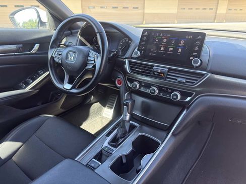 Used 2018 Honda Accord Sport image 17