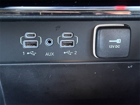 Certified 2023 Jeep Grand Cherokee Limited w/ Black Appearance Package image 31