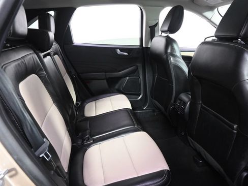 Used 2021 Ford Escape Titanium w/ Titanium Elite Package AWD/4WD image 18