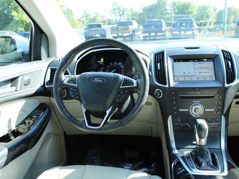 Used 2018 Ford Edge Titanium w/ Equipment Group 301A FWD image 16