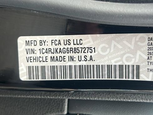 Used 2024 Jeep Grand Cherokee L Laredo AWD/4WD image 32
