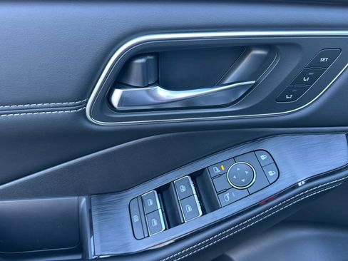 New 2026 Nissan Rogue Platinum w/ Platinum Premium Package image 8