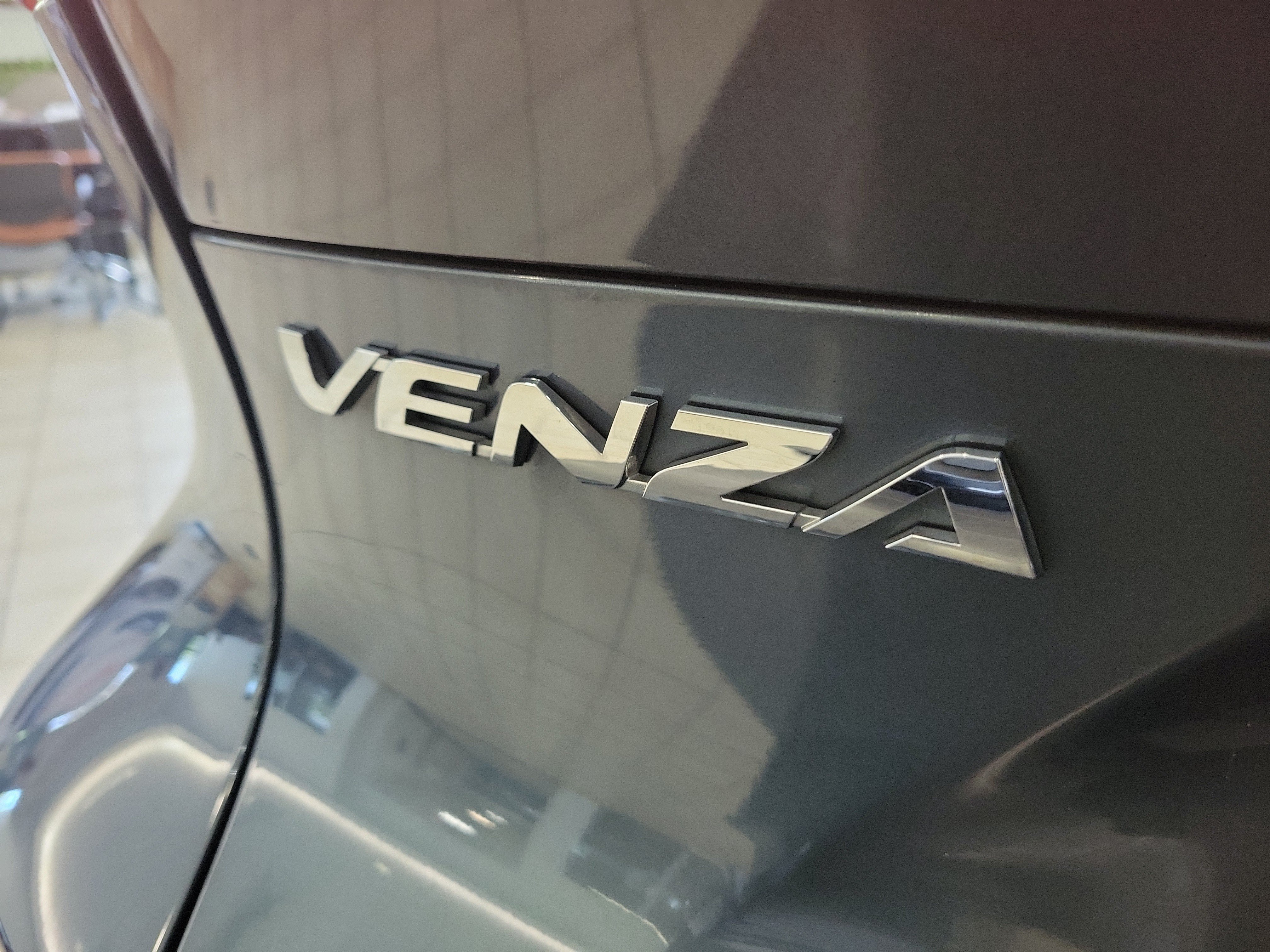 Used 2021 Toyota Venza Limited AWD/4WD image 10