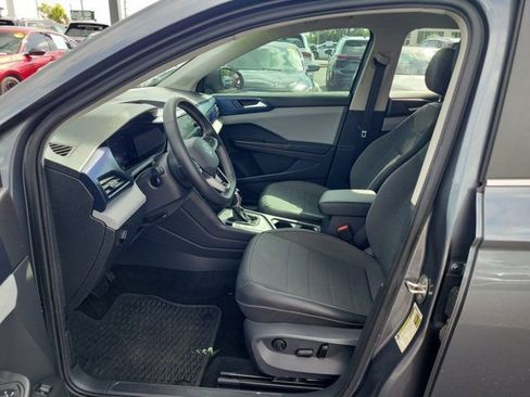 Used 2022 Volkswagen Taos SE FWD image 14