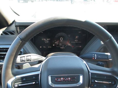 Used 2025 GMC Yukon XL Elevation w/ Elevation Premium Package image 34