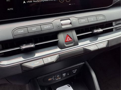 New 2026 Kia K4 GT-Line w/ GT-Line Premium Package FWD image 5