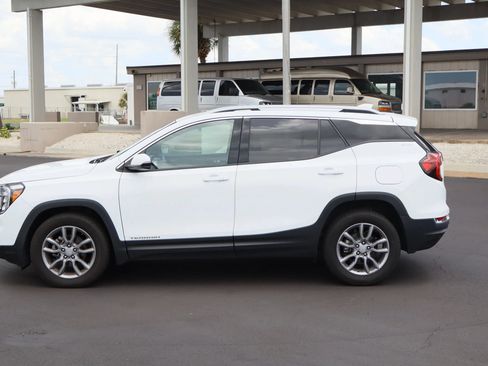 Used 2024 GMC Terrain SLT FWD image 4
