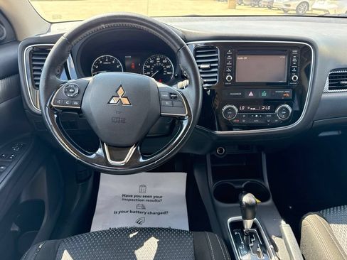 Used 2016 Mitsubishi Outlander SE AWD/4WD image 11