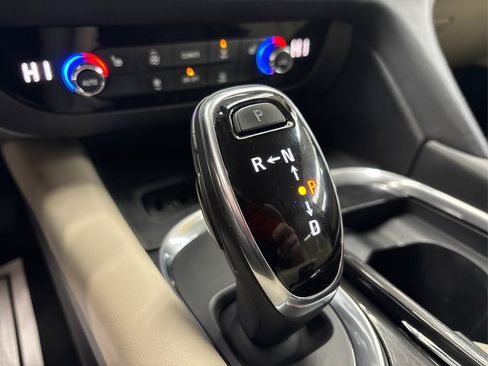 Used 2019 Buick Enclave Essence image 30