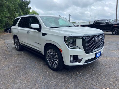 Used 2023 GMC Yukon Denali Ultimate AWD/4WD image 7