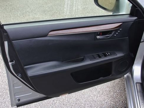 Used 2013 Lexus ES 350 w/ Luxury Pkg FWD image 15