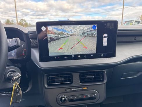 New 2025 Ford Maverick XL w/ Equipment Group 101A image 17