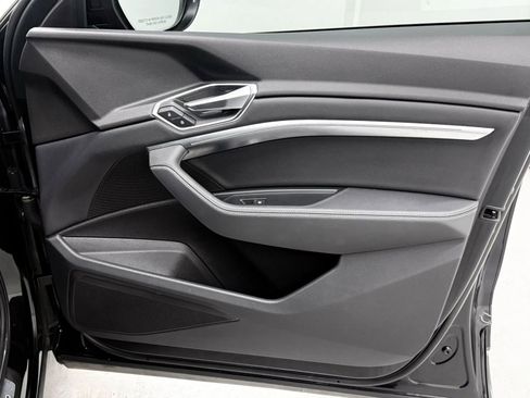 Used 2021 Audi e-tron Premium w/ Black Optic Package image 35