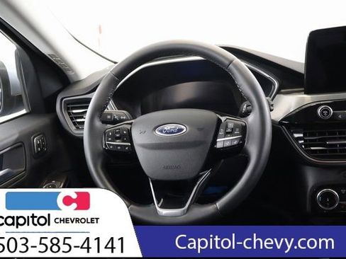 Used 2022 Ford Escape Titanium w/ Class II Trailer Tow Package AWD/4WD image 16