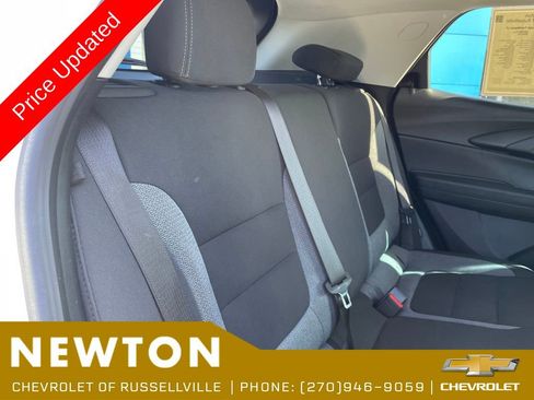 Used 2023 Chevrolet TrailBlazer LT FWD image 28