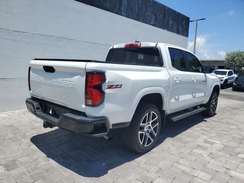 Used 2023 Chevrolet Colorado Z71 w/ Z71 Convenience Package 2 AWD/4WD image 6