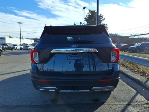 Certified 2023 Ford Explorer XLT w/ Equipment Group 202A image 7