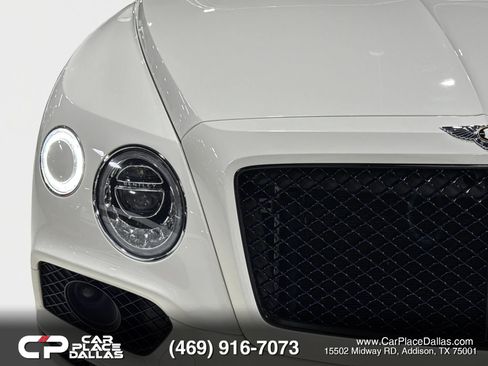 Used 2020 Bentley Bentayga AWD/4WD image 45