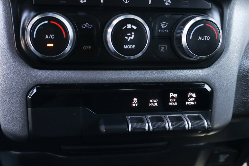 Used 2022 RAM 1500 Big Horn AWD/4WD image 39