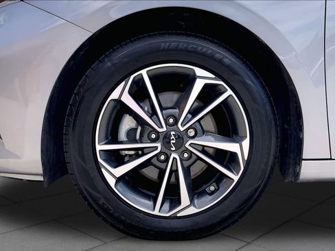 Used 2024 Kia Forte LXS w/ LXS Technology Package FWD image 11